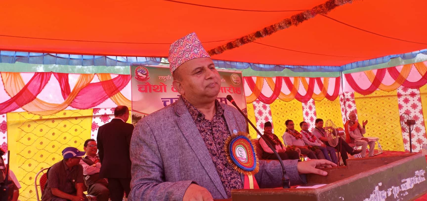 मुख्यमन्त्री पोख्रेलले भेटे बस दुर्घटनाका घाइते