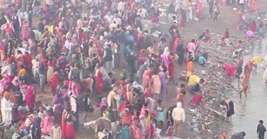 रामघाटमा श्रद्धालु भक्तजनहरुको ओईरो