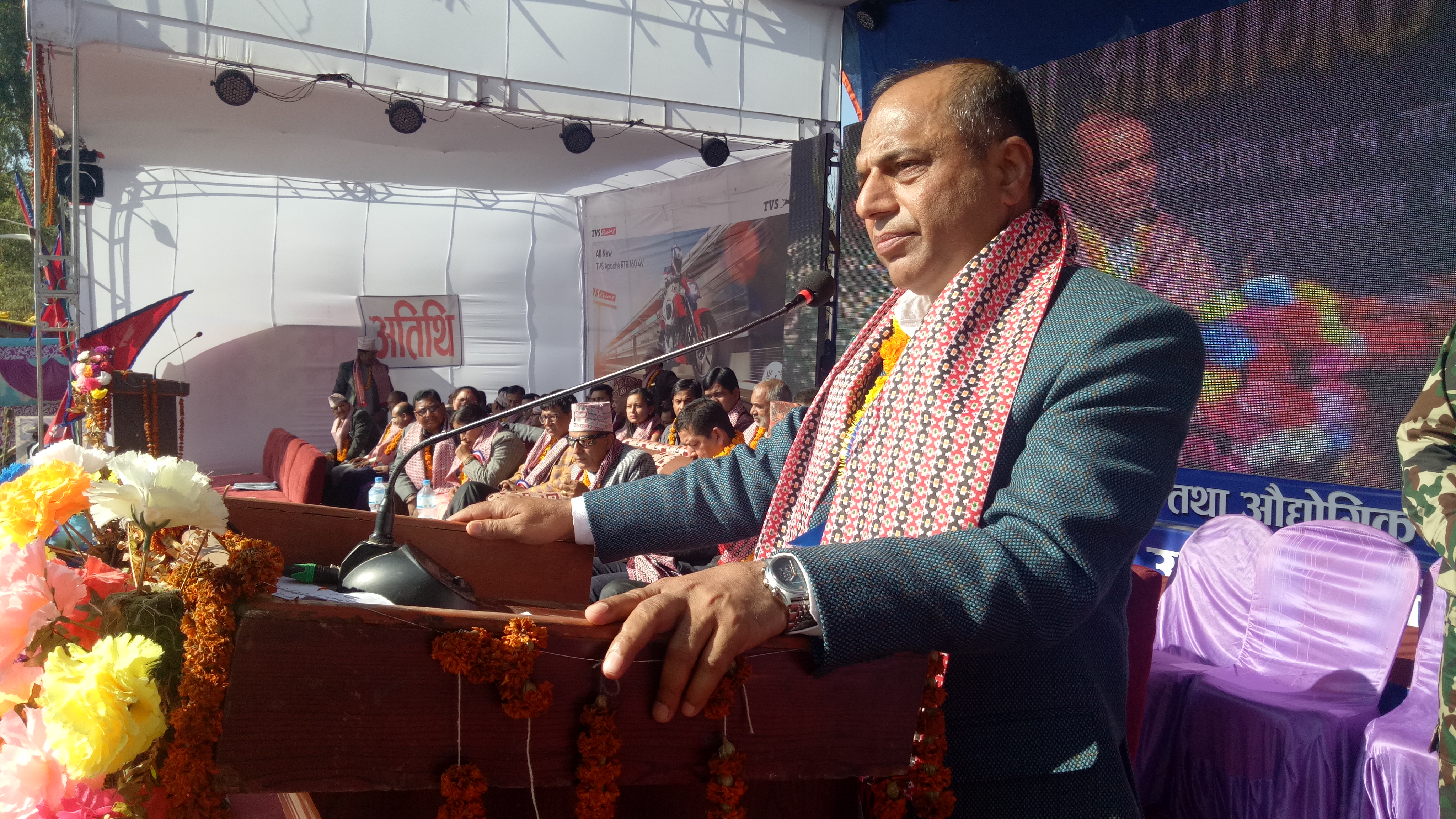 सरकारको आलोचना गर्न आवश्यक छैन – मन्त्री खनाल