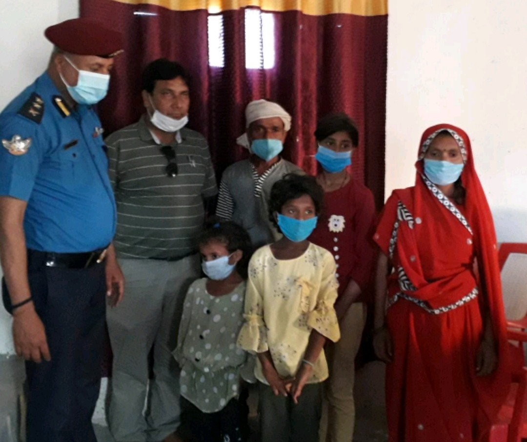 कपिलवस्तुमा प्रहरीले भारतबाट उद्धार गरी ३ बालिकालाई लगायो परिवारको जिम्मा