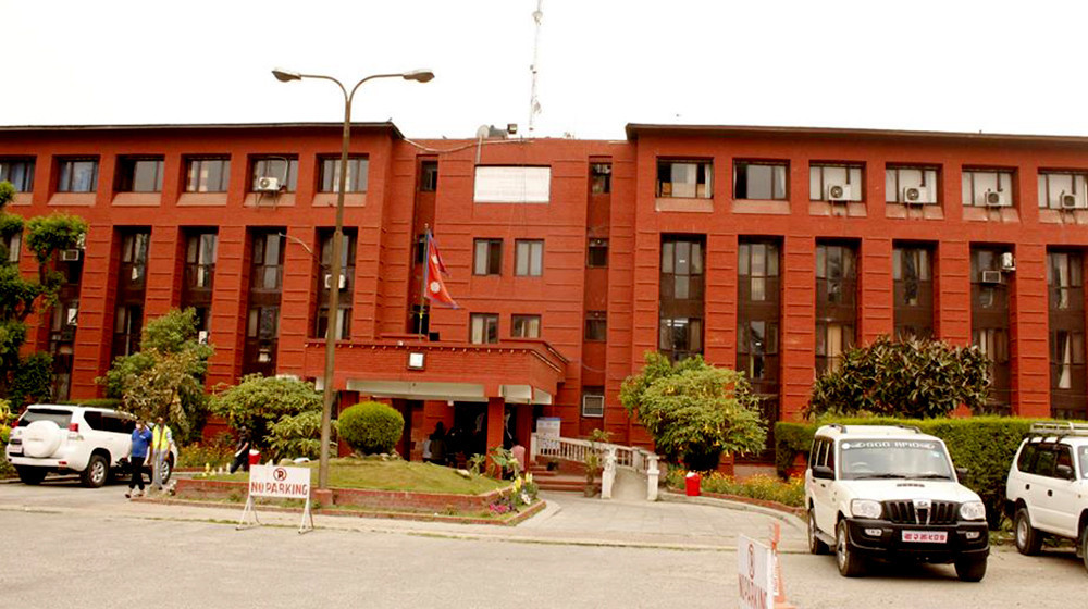 स्वास्थ्य मन्त्रालय भन्छ- अस्पतालमा शय्या उपलब्ध गराउन सकिन्‍न
